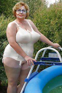 bras on random ladies 15